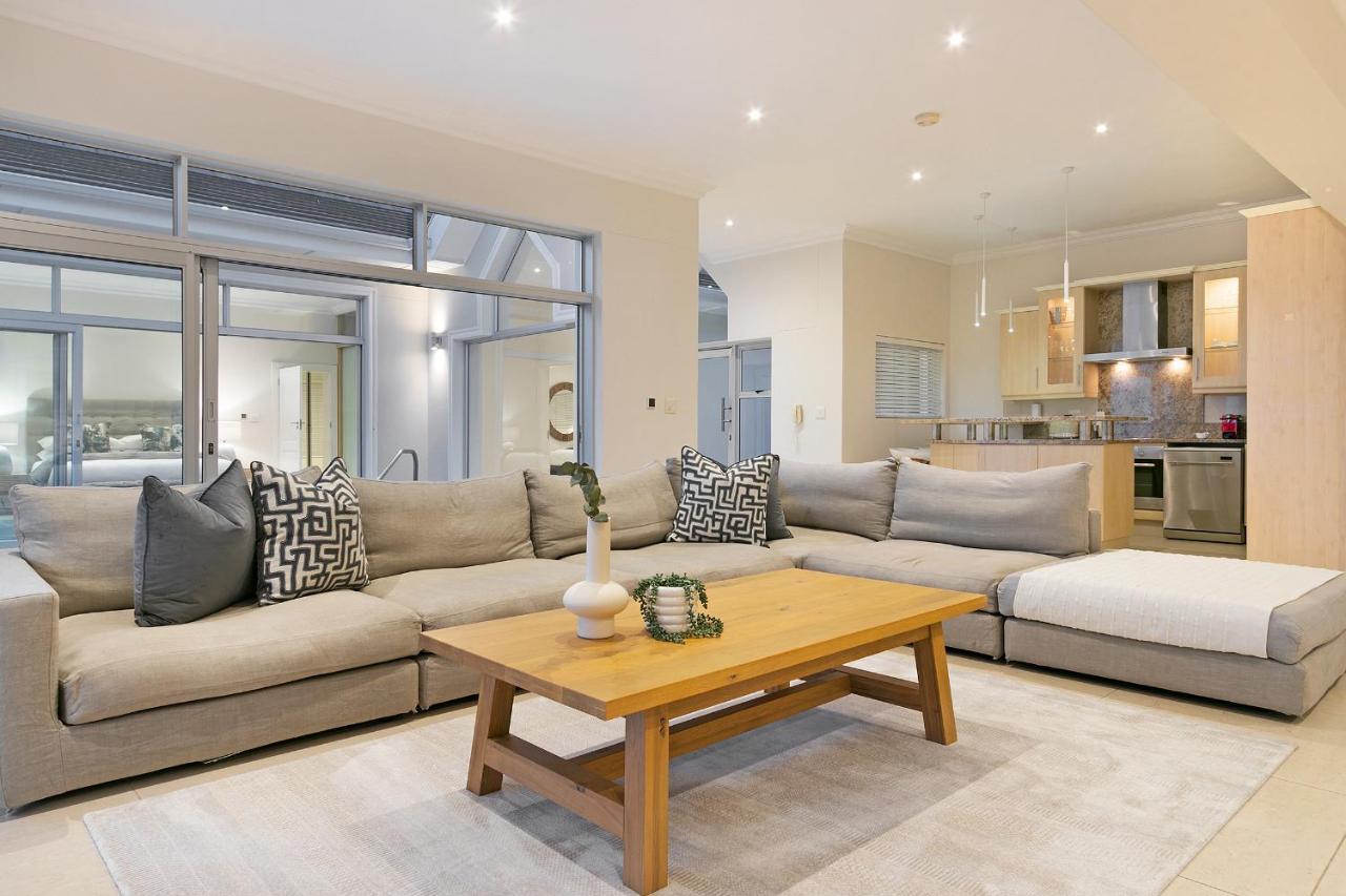 Luxury Serviced Mountain Villa In Constantia Cape Town Luaran gambar