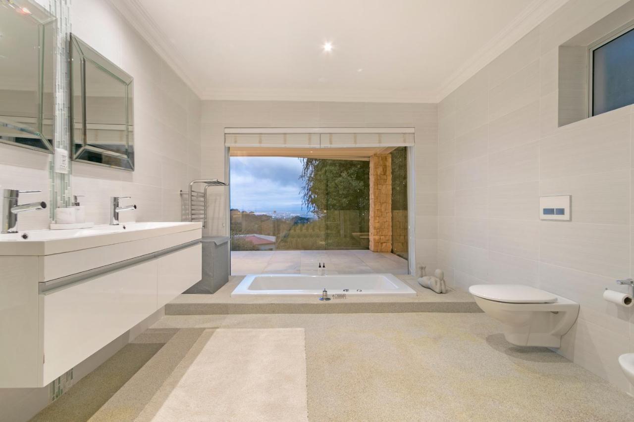 Luxury Serviced Mountain Villa In Constantia Cape Town Luaran gambar