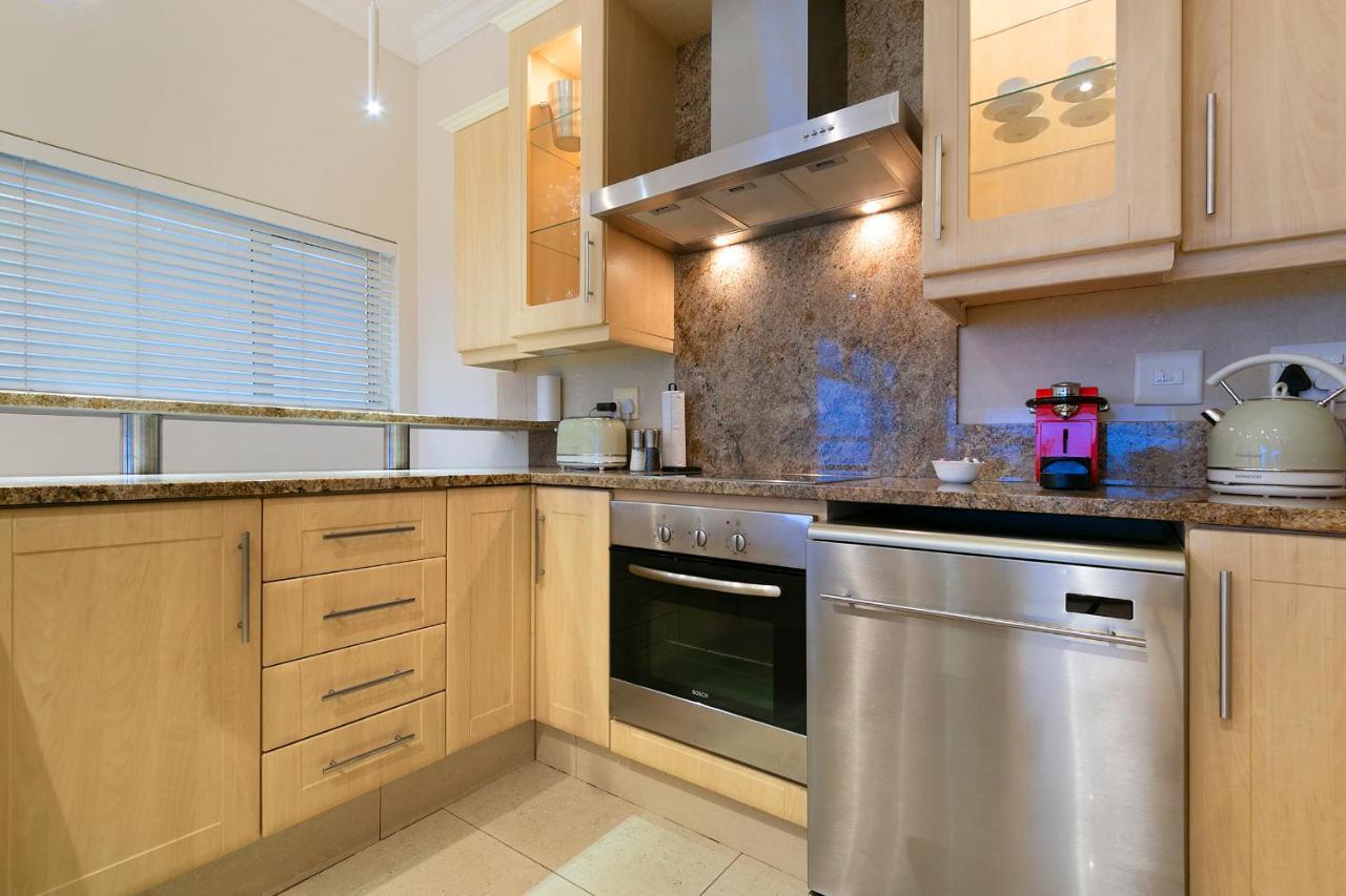 Luxury Serviced Mountain Villa In Constantia Cape Town Luaran gambar