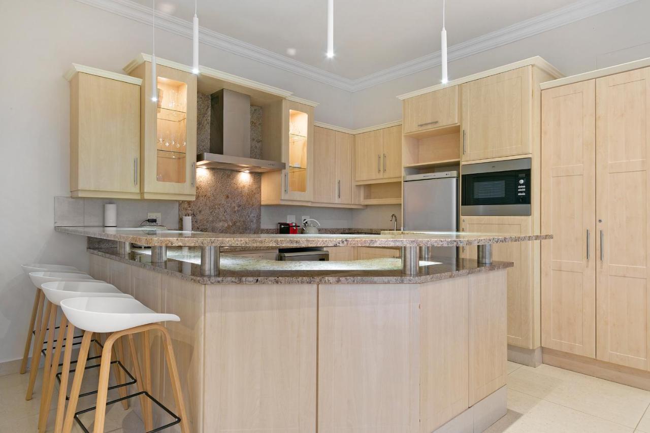 Luxury Serviced Mountain Villa In Constantia Cape Town Luaran gambar